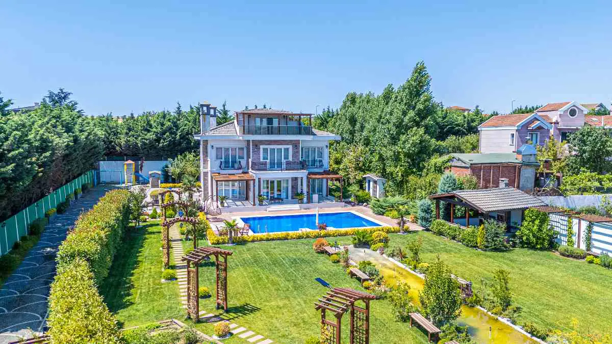 Property image 8