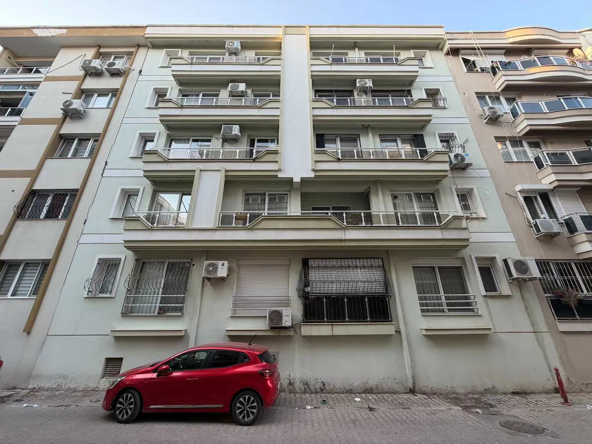 KARŞIYAKA YALI MAHALLESI SATILIK 2+1 DAIRE BOŞ KIRACISIZ