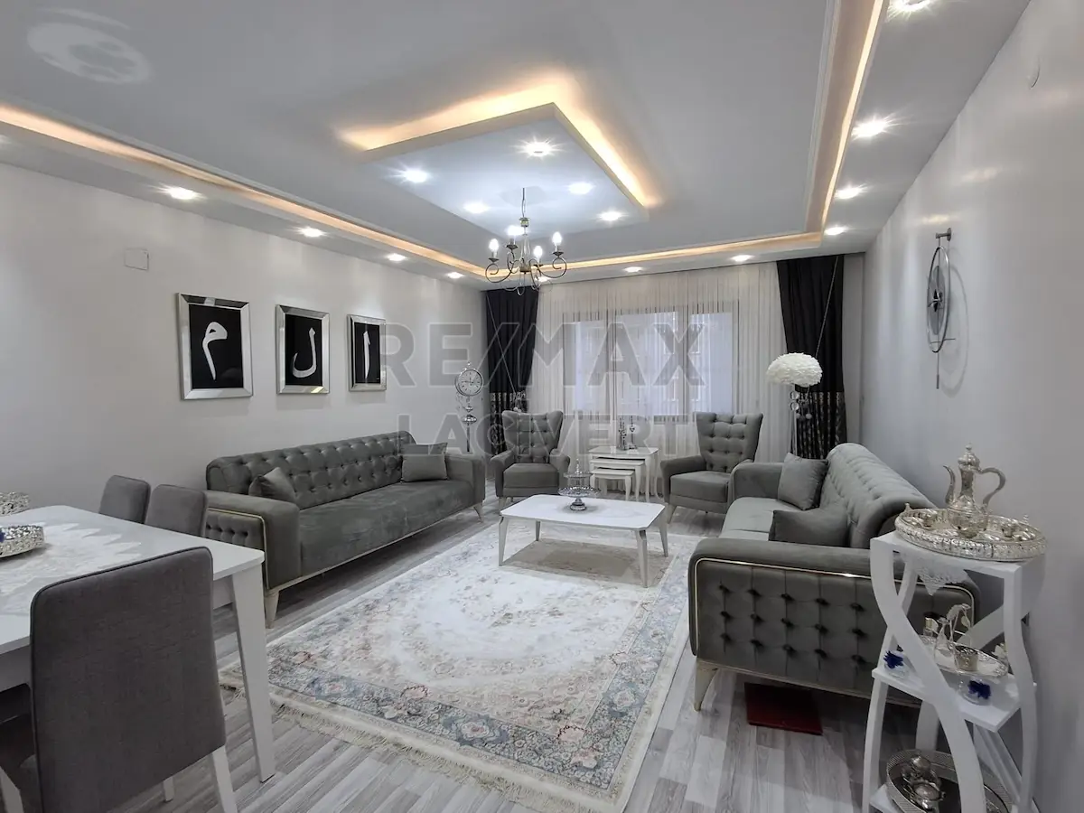 RE/MAX LACIVERT'TEN ŞÜKRÜPAŞA'DA SATILIK 3+1 DAIRE