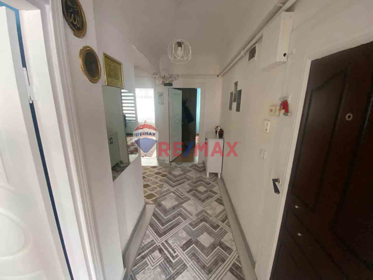 ESENYURT ÇINAR MAHALLESI'NDE DUBLEKS DAIRE