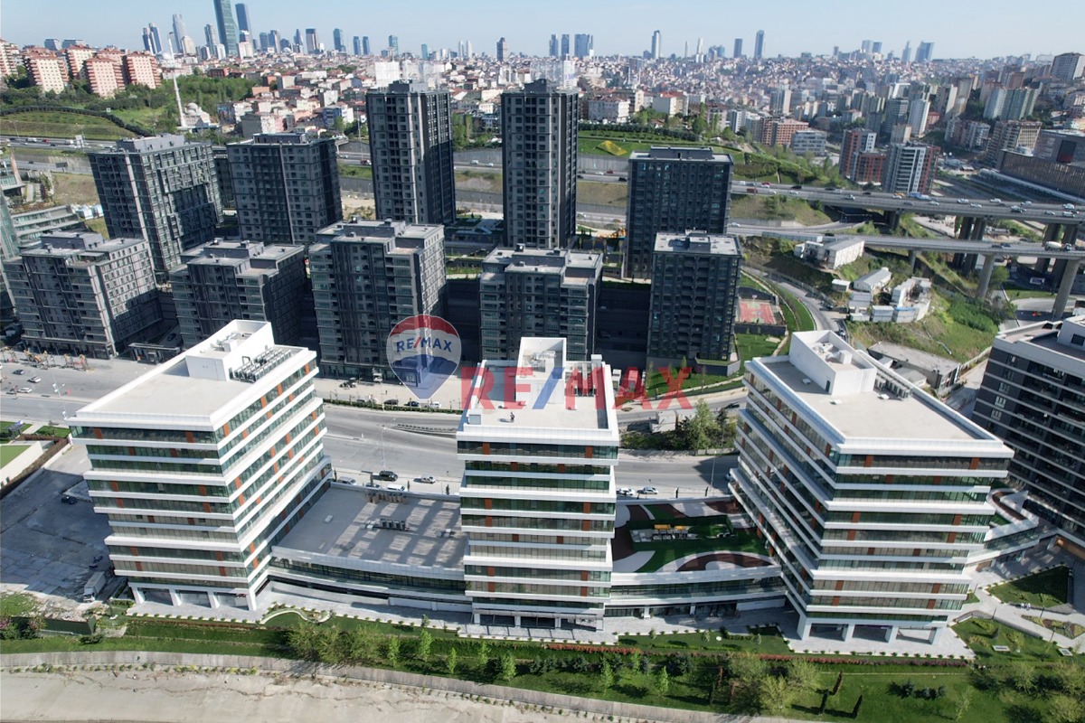KIRALIK OFIS 77 M2 HAZIR PORTA VADI VADISTANBUL SKYLAND SEBA