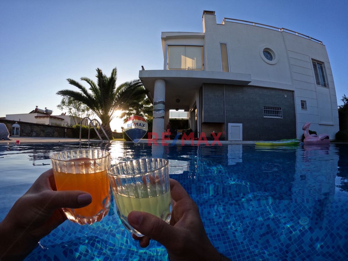 BODRUM KONACIK TA MANZARALI MÜSTAKIL ÖZEL VILLA,