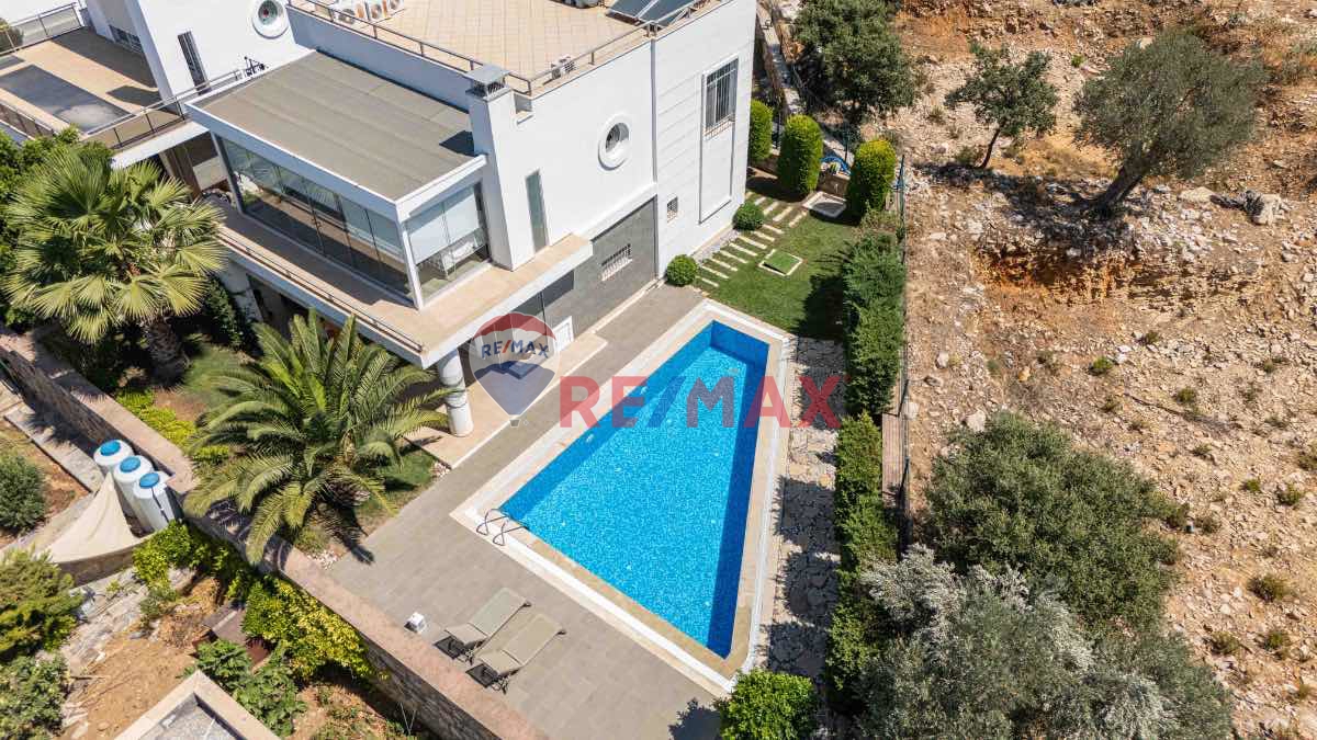 BODRUM KONACIK TA MANZARALI MÜSTAKIL ÖZEL VILLA,