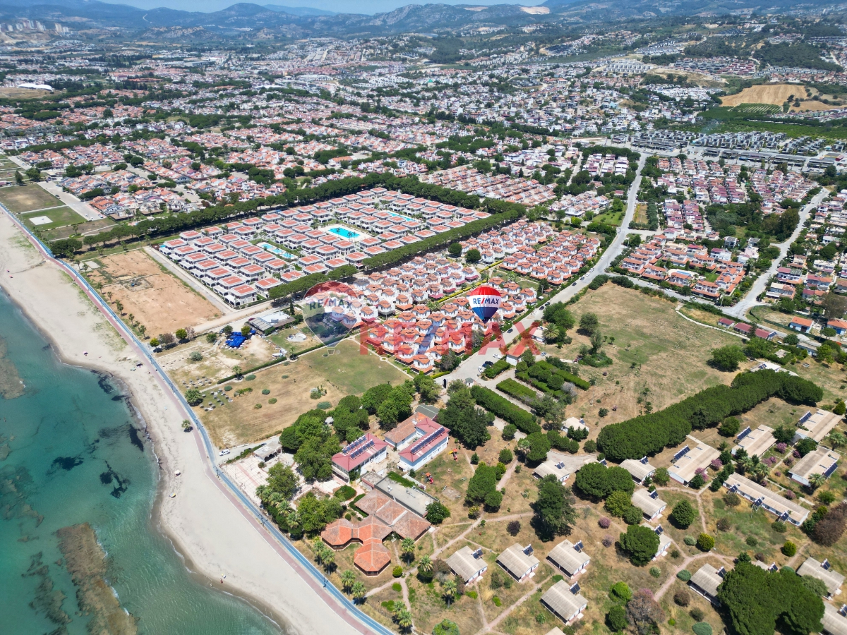 DENİZE SIFIR SİTE ALİNDA SİTESİNDE SATILIK MÜSTAKİL YAZLIK