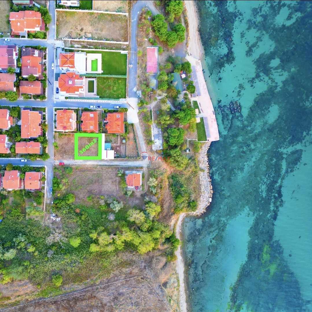 SİLİVRİ'DE DENİZİN DİBİNDE 360M2 VİLLA ARSASI 