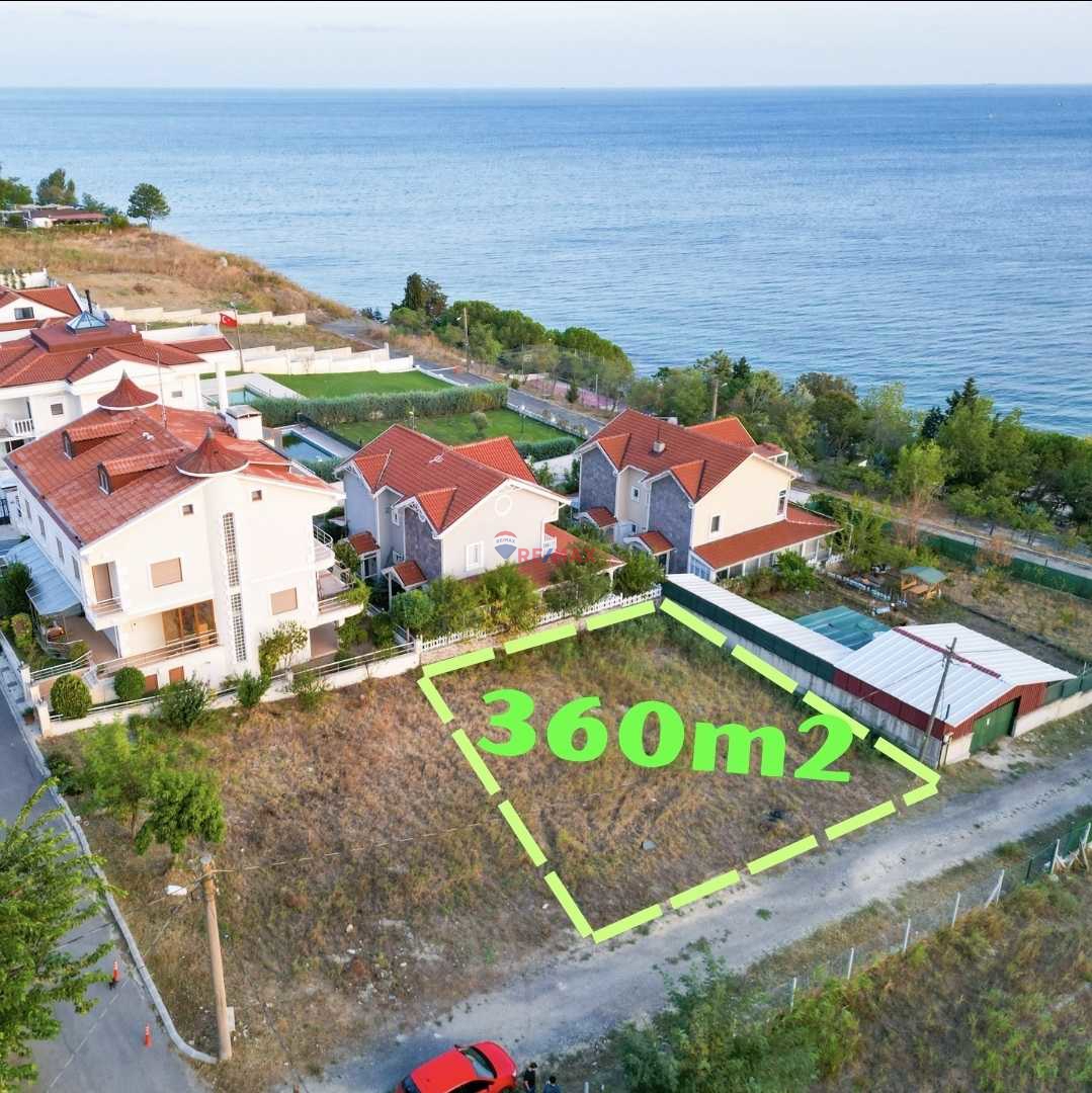 SİLİVRİ'DE DENİZİN DİBİNDE 360M2 VİLLA ARSASI 