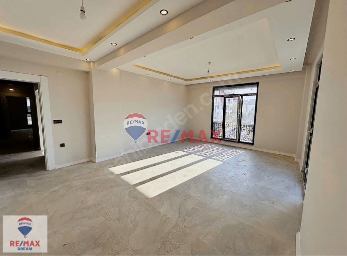 REMAX 'DEN YEŞİLYURT MAH DE SATILIK 5+1 ARA KAT DAİRE