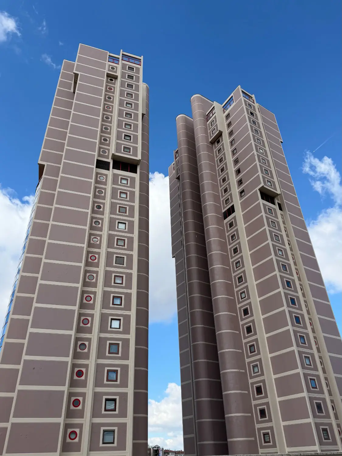 ÇANKAYA KONUT KULELERİ’NDE EŞSİZ MANZARALI 3+1 KİRALIK DAİRE