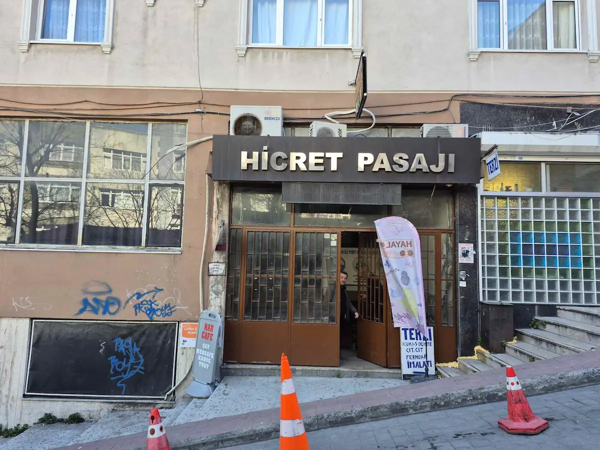 KASIMPAŞA HİCRET PASAJINDA YATIRIMLIK DÜKKAN 
