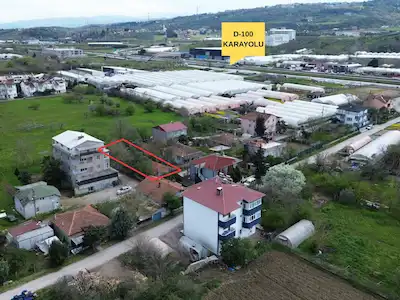 REMAX KANYON TERSANELER/SERALAR ARASINDA İÇINDE EV OLAN TARLA