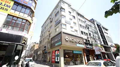 BAKIRKÖY İSTANBUL CADDESİ'NDE PRESTİJLİ TİCARİ BİNA
