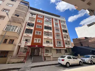 REMAX İLKE'DEN TERMİNAL CADDESİ'NDE 3+1 SATILIK DAİRE