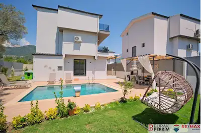 FETHIYE İNCIRKÖY'DE MÜSTAKIL HAVUZLU TURIZM BELGELI SATILIK 3+1 VILLA