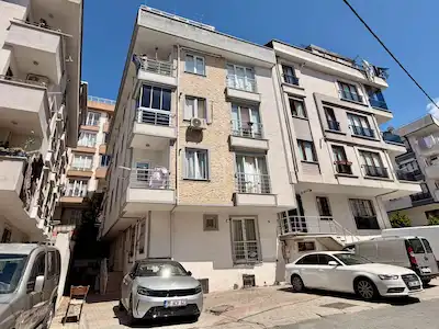 SAFA MAHALLESINDE 2+1 KAPALI MUTFAKLI TERS DUBLEKS SATILIK DAIRE