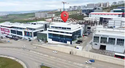 REMAX BEYAZ D200 KARAYOLU CEPHELİ 5250 M² SATILIK 6 KATLI A SINIF TİCARİ BİNA
