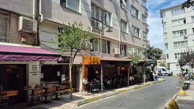 TEŞVİKİYE FIRIN SOKAK'DA SEÇKIN YAŞAMIN MERKEZINDE, 1.KAT NET 130M2 4+1 