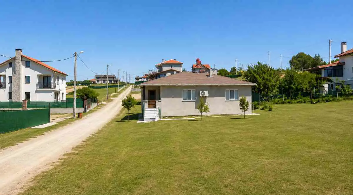 LÜLEBURGAZ KIRIKKÖY SATILIK 318M² ARSA VE 120M² 3+1 MÜSTAKİL EV