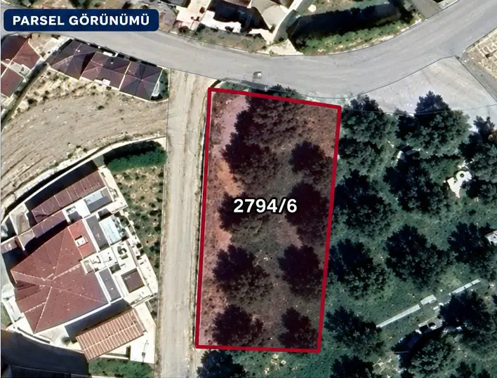 KUŞADASI TÜRKMEN MAHALLESI’NDE MERKEZI KONUMDA 500 M² SATILIK ARSA