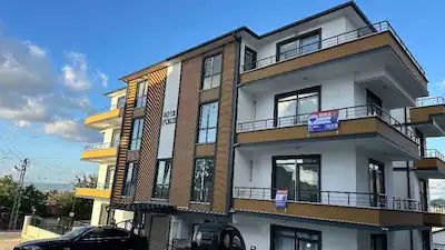 BAŞİSKELE’DE SIFIR 3+1 | 148 M² BRÜT | YERDEN ISITMALI | ÇİFT BANYO | GÜNEY-BATI CEPHE