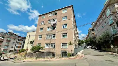 ÜMRANIYE ÇAKMAK SATILIK BOŞ 2+1 DAIRE