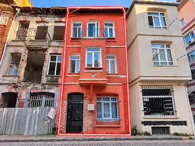 BALATTA İÇİ YAPILI GENİŞ 3+1 SATILIK MÜSTAKIL EV