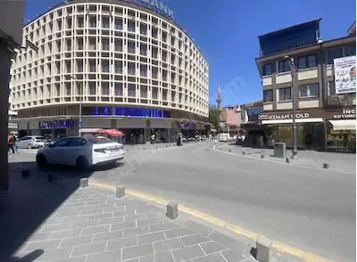 REMAX MİD - HİSARİÇİ MAHALLESİNDE İŞ MERKEZİNDE KİRALIK İŞYERİ