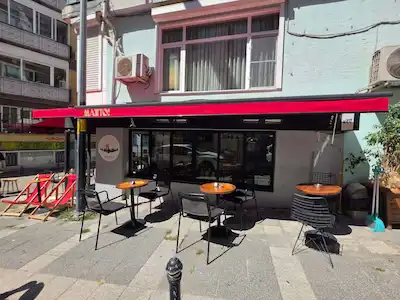 MODA’DA FAALIYETTE KÖŞE KAFE | RUHSATLI, DEPOLU, DEVREN KIRALIK