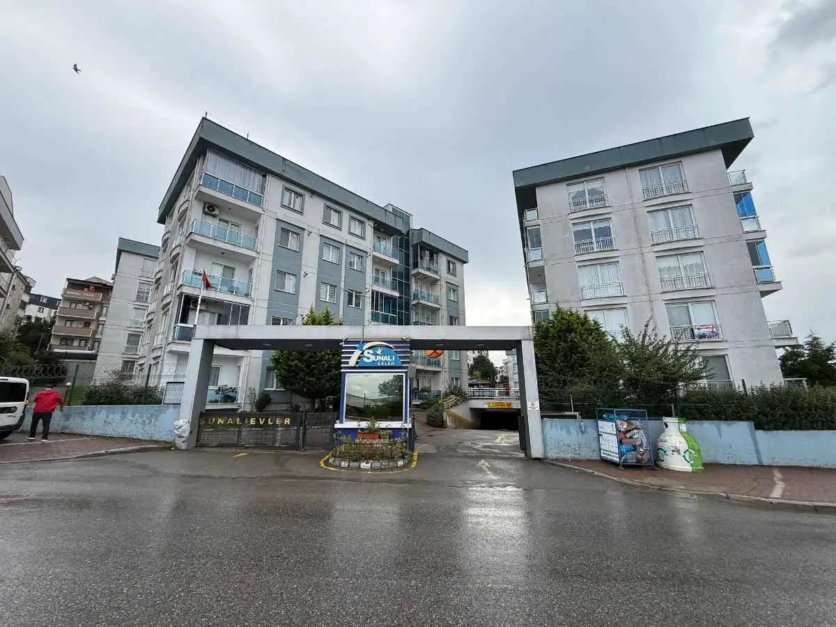 GEBZE KÖŞKLÜ ÇEŞME’DE SUNALI EVLER’DE GÜNEY CEPHE 3+1 | 2 BANYO | BALKONLU KİRALIK DAİRE