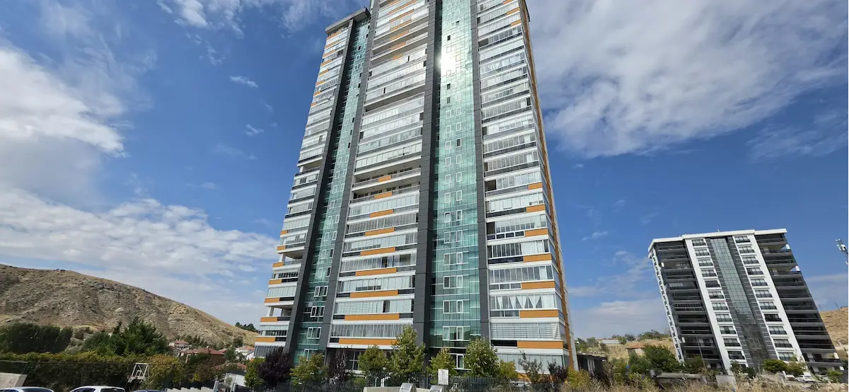 ALACAATLI VENT KULEDE EXTRALI SATILIK 5+1 235 M2 LÜKS DAİRE