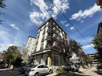 KARTAL ORTA MAH. SIFIR BİNADA EŞYALI 3+1 | 110 M² NET | AÇIK OTOPARKLI