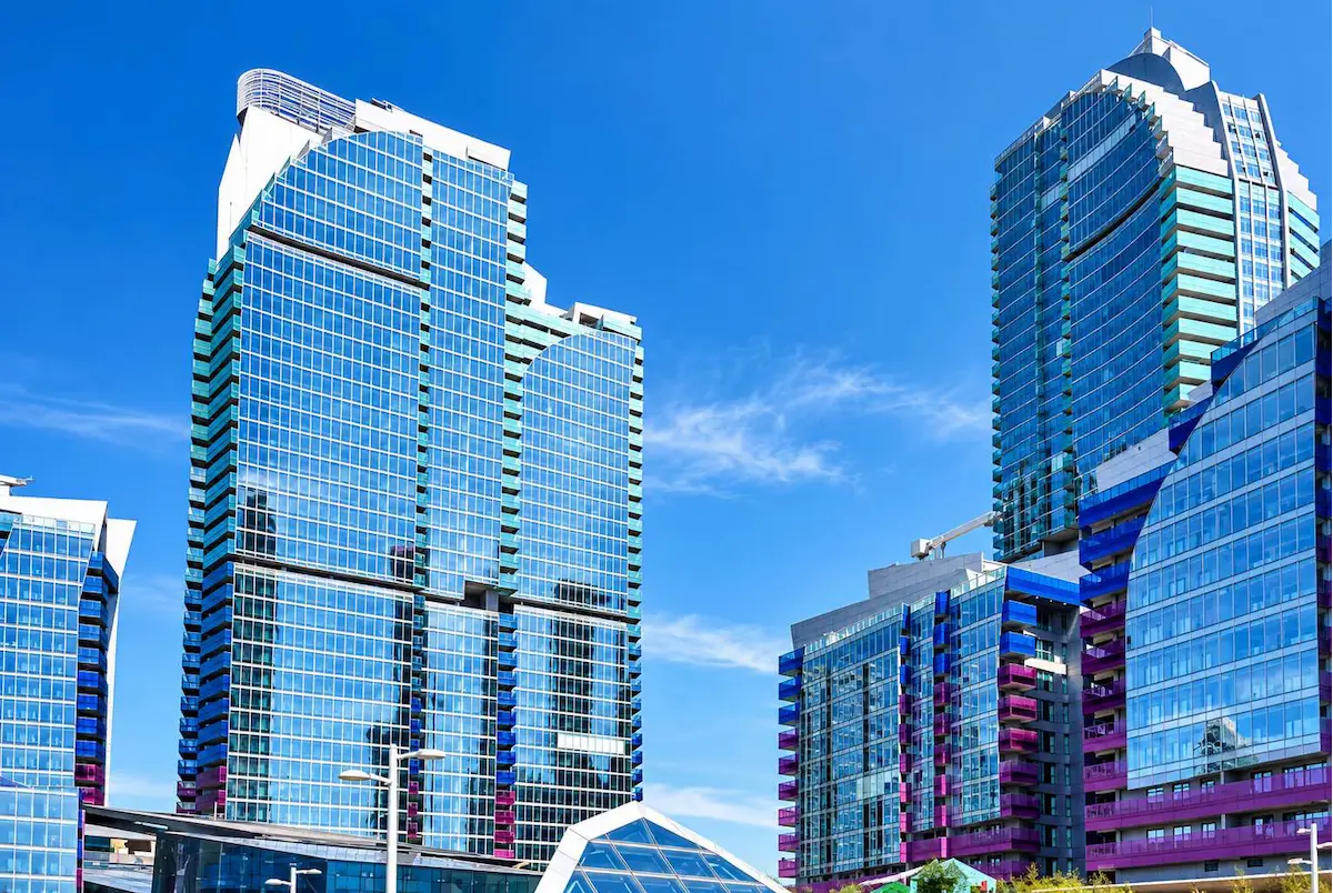 MASLAK 1453'DE TERAS EVLER ÖZEL BAHÇELİ SATILIK 81 M'2 1+1 DAİRE