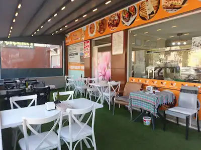SELÇUKLU CADDESİNDE DEVREN KİRALIK EV YEMEKLERİ & CAFE