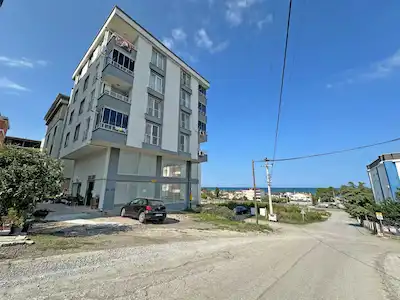 İNCESU'DA SAMSUN-SINOP YOLUNA 100 METRE MESAFEDE KIRALIK DÜKKAN