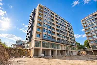 RE/MAX BEYAZ BAK YAPI PRESTİJ KORU SİTESİ SATILIK 3+1 YOLA CEPHELİ DAİRE