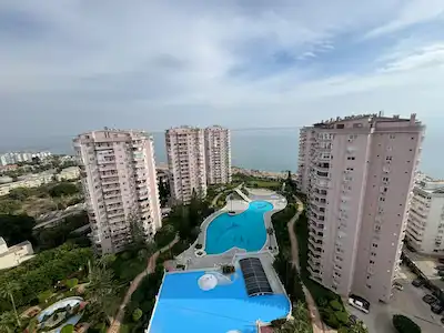 REMAX PALM'DEN LİPARİS 1 SİT.'DE DENİZ MANZARALI YENİLENMİŞ 4+1