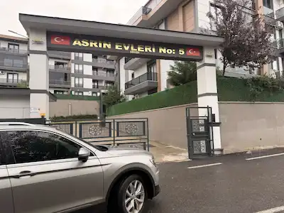 EMİNEVİME UYGUN BAŞİSKELE MERKEZDE SİTEDE SATILIK 3+1 DAİRE