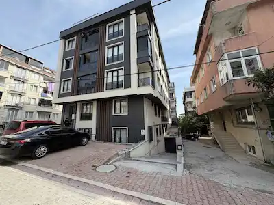 ESENYURT AKÇABURGAZ 'DA SATILIK 2+1 DAİRE GENİŞ TERASLI İSKANLI