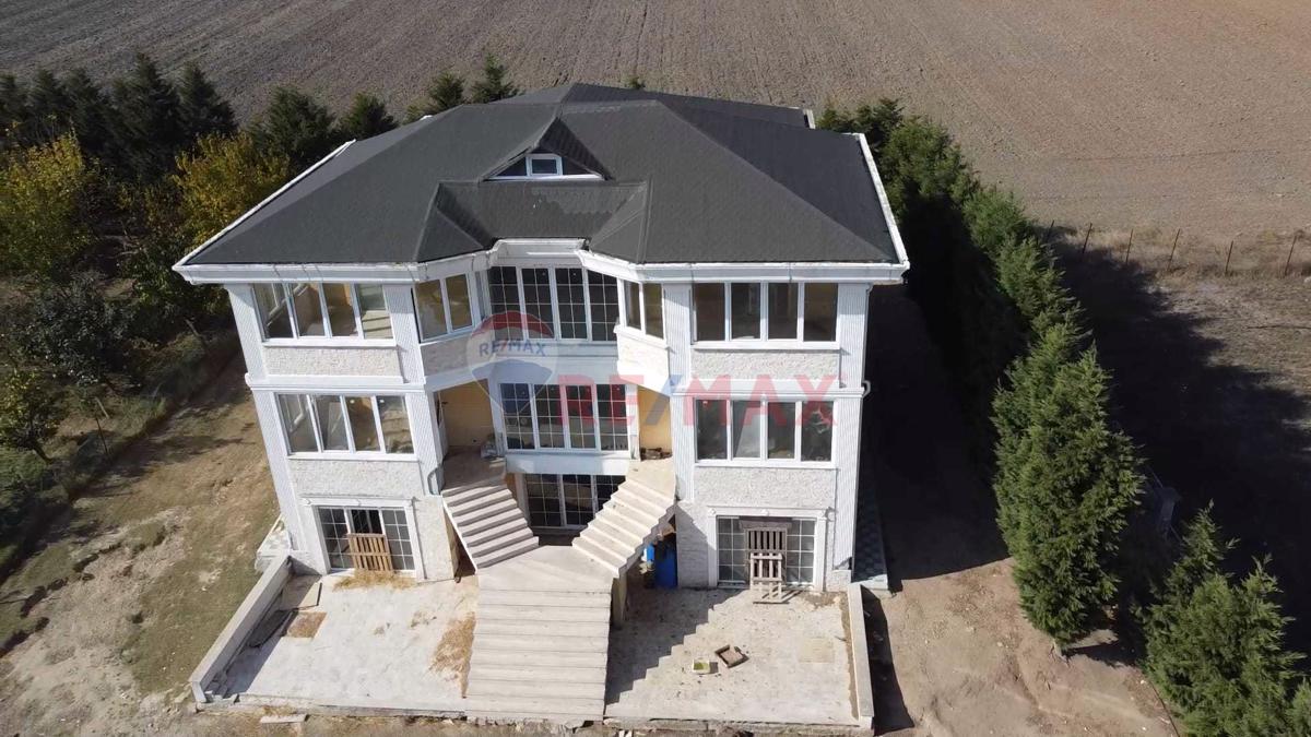 REMAX LAKE DEN 10.750M2 ARAZİ VE MÜKEMMEL VİLLA YAŞAM PROJESİ