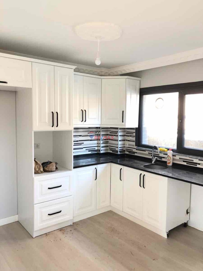 ŞARKÖY ERİKLİCEDE DENİZ MANZARALI 400M İKİZ TRİPLEX VİLLA