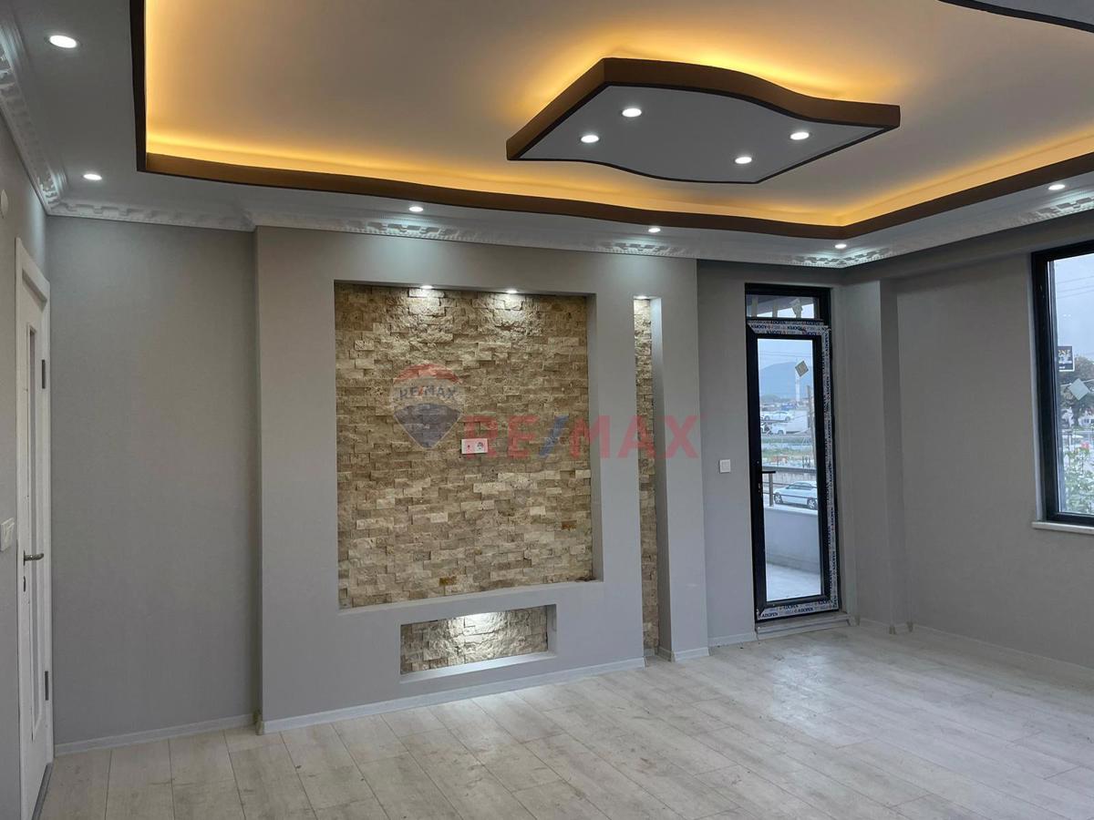REMAX DREAM DEN UZUNÇİFTLİK MAHALLESİNDE SATLK ARA KAT 3+1 DAİRE