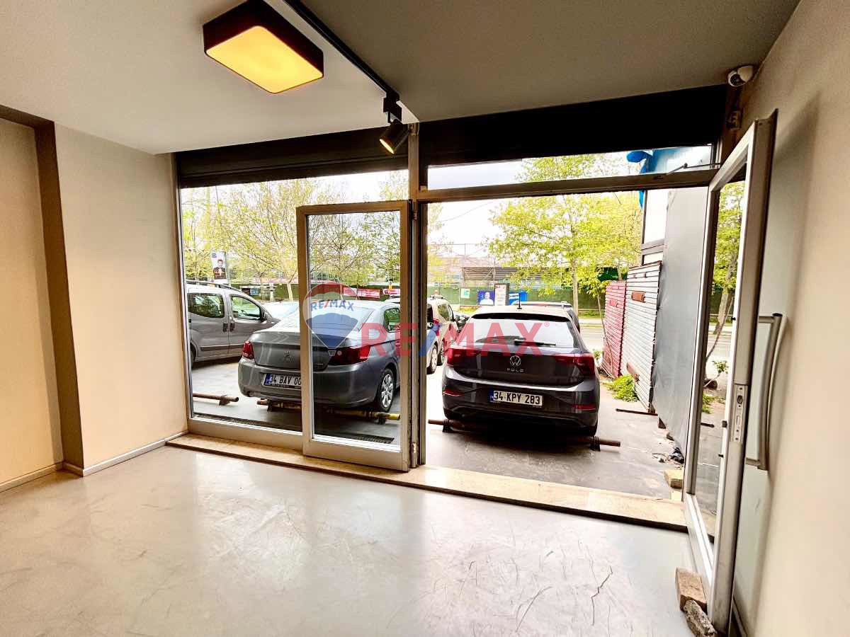 SÜTLÜCE, CADDE ÜZERİ, 2014 YAPIMI BİNADA, 370M2, MAĞAZA + 1.KAT