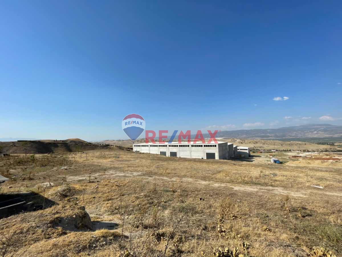 REMAX MODEL DENİZLİ'DEN BOZBURUN'DA 3488M² SATILIK SANAYİ ARSASI