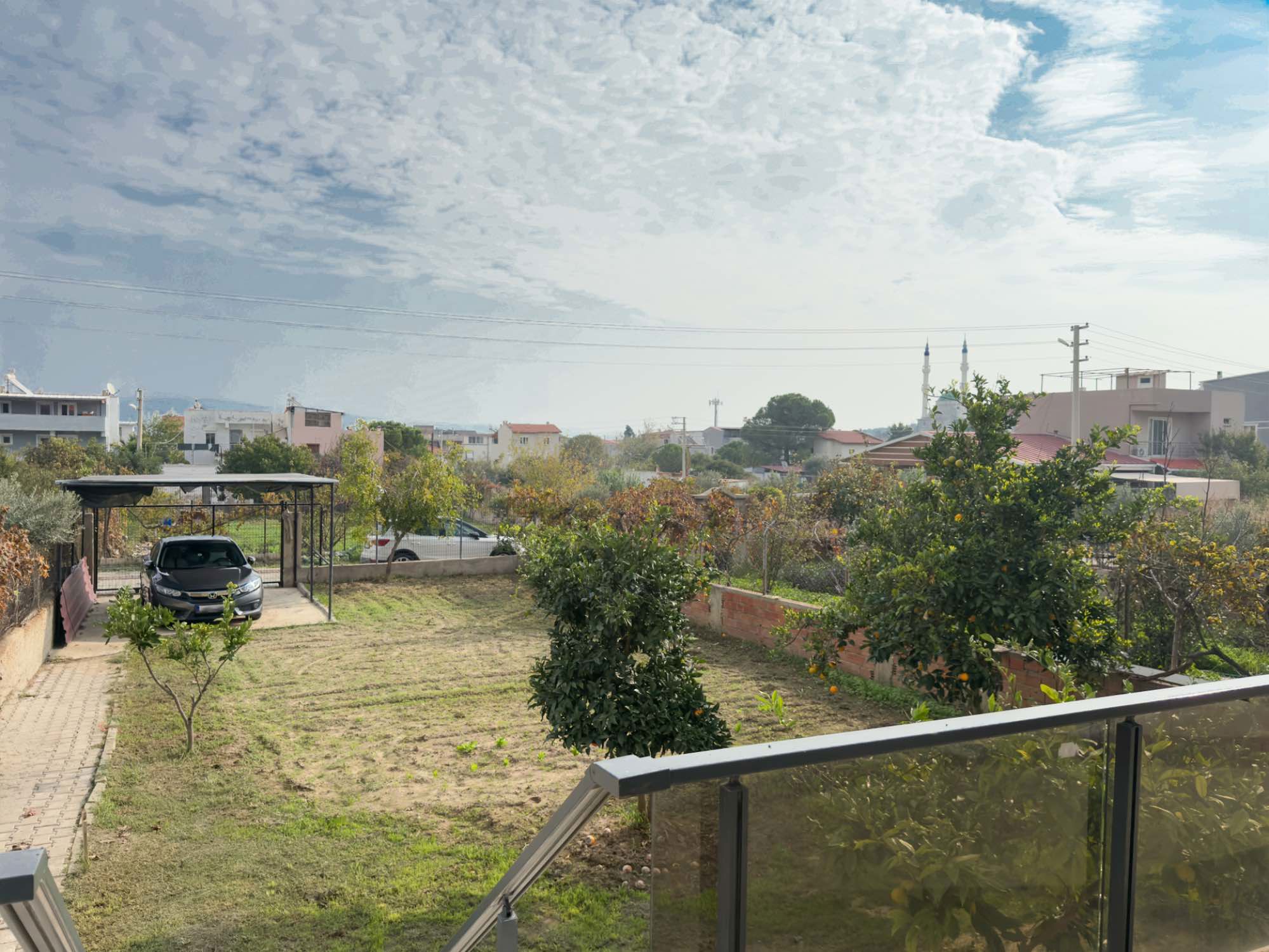 GÜLBAHÇE'DE EŞYALI KİRALIK 2+1 DAİRE, DENİZE YÜRÜME MESAFESİNDE