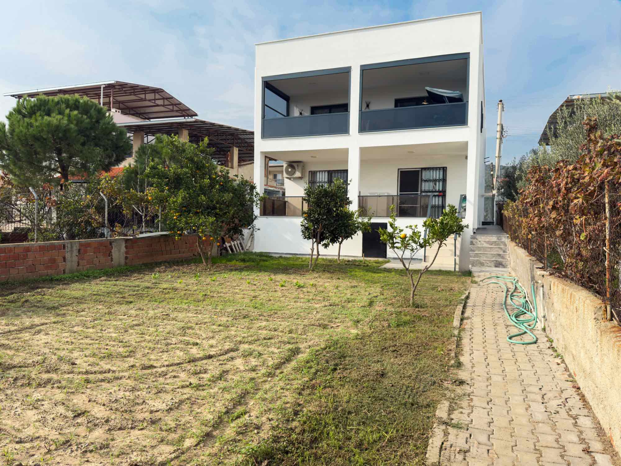 GÜLBAHÇE'DE EŞYALI KİRALIK 2+1 DAİRE, DENİZE YÜRÜME MESAFESİNDE