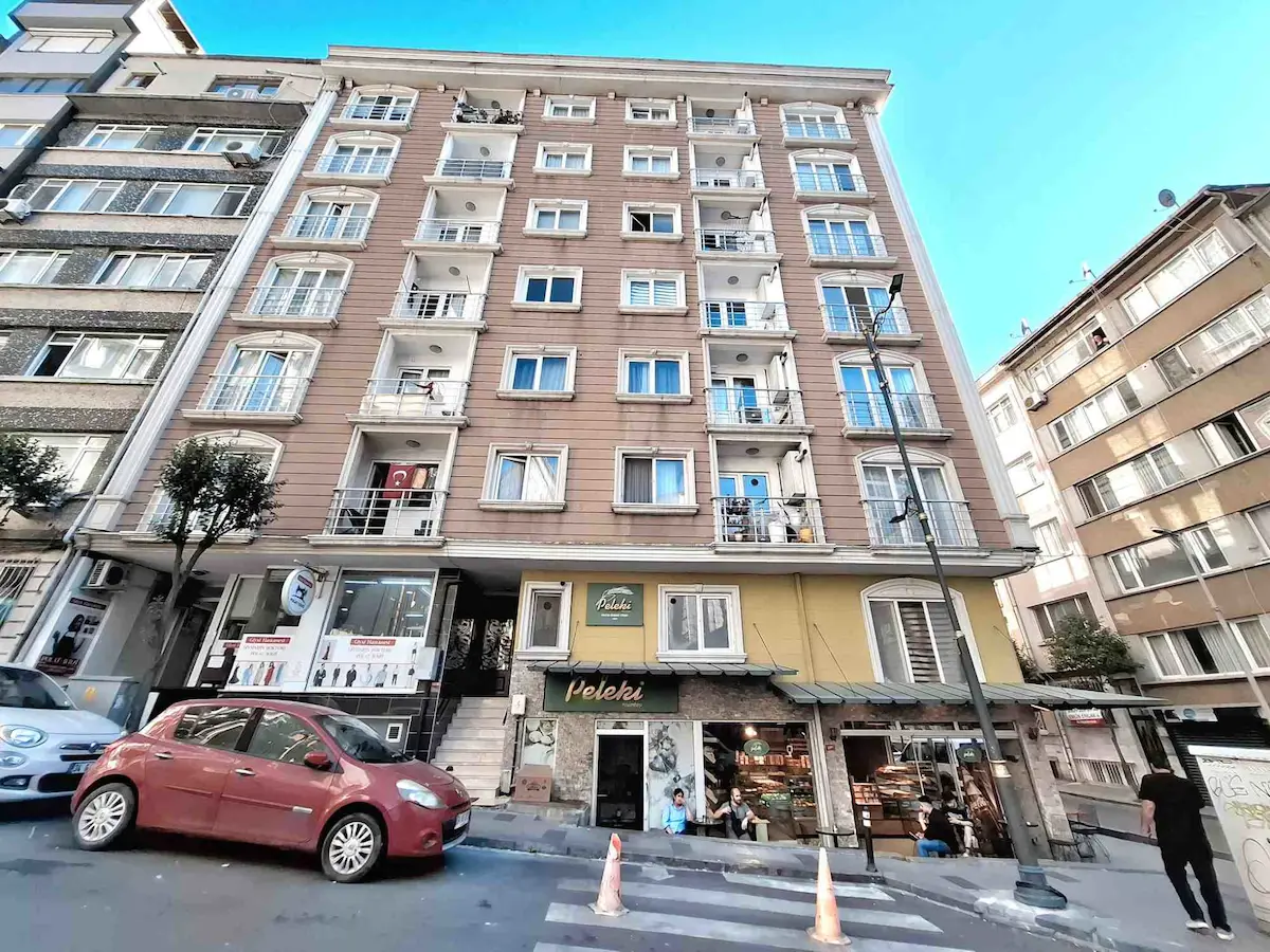ŞİŞLİ BOMONTİ'DE YENİ BİNADA METROYA YAKIN SATILIK 2+1 ARA KAT DAİRE