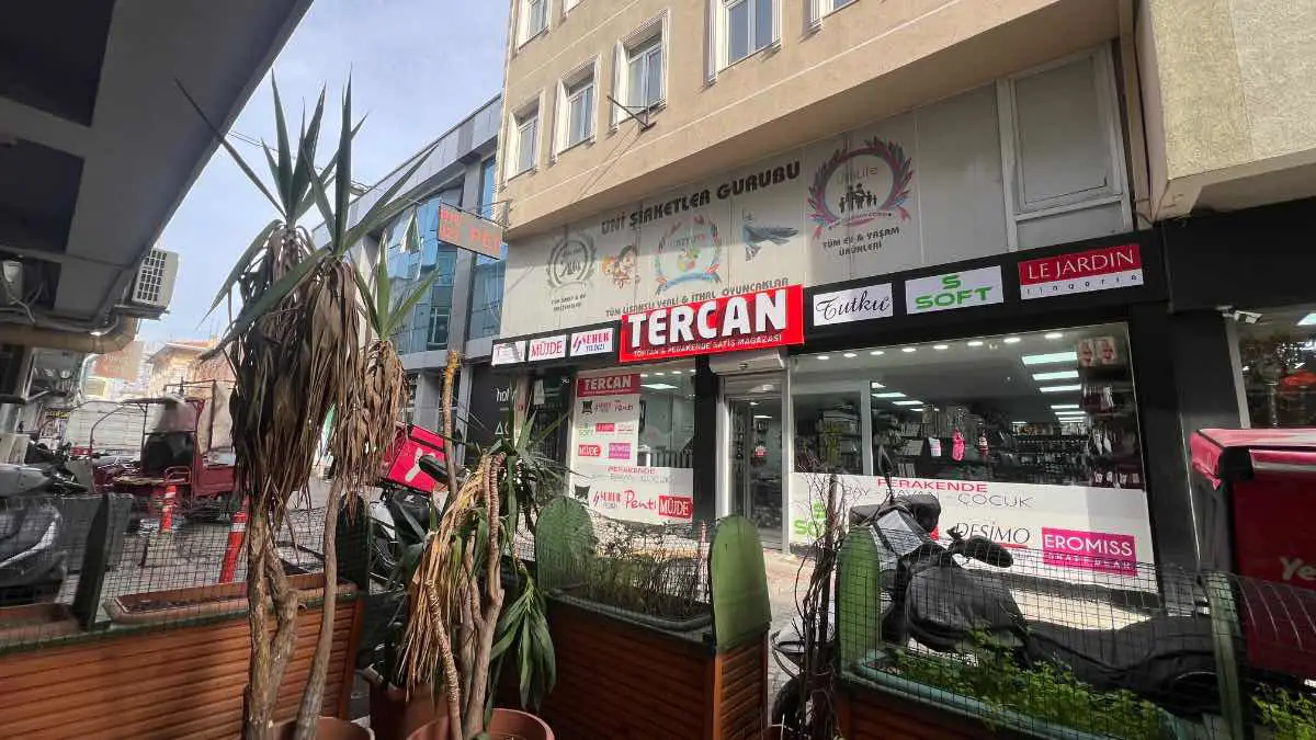 ATAŞEHİR KÜÇÜKBAKKALKÖY’DE TERAS KAT SATILIK BÜRO/OFİS