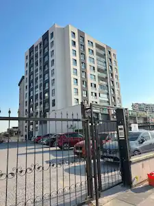 MEYDAN CADDE 'DE METROYA YÜRÜME MESAFESINDE 2+1 KIRALIK DAIRE