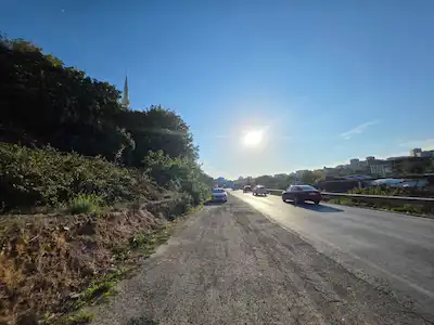 PENDİK ESENYALI OTOBANA PARALEL KENTSEL ALANINDA 200 M2 İMARLI