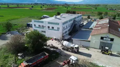 ACIPAYAM AŞAĞI MAH’DE KİRALIK 2 KATLI ÜRETİM TESİSİ | 767 M² NET KULLANIM, YÜK ASANSÖRLÜ