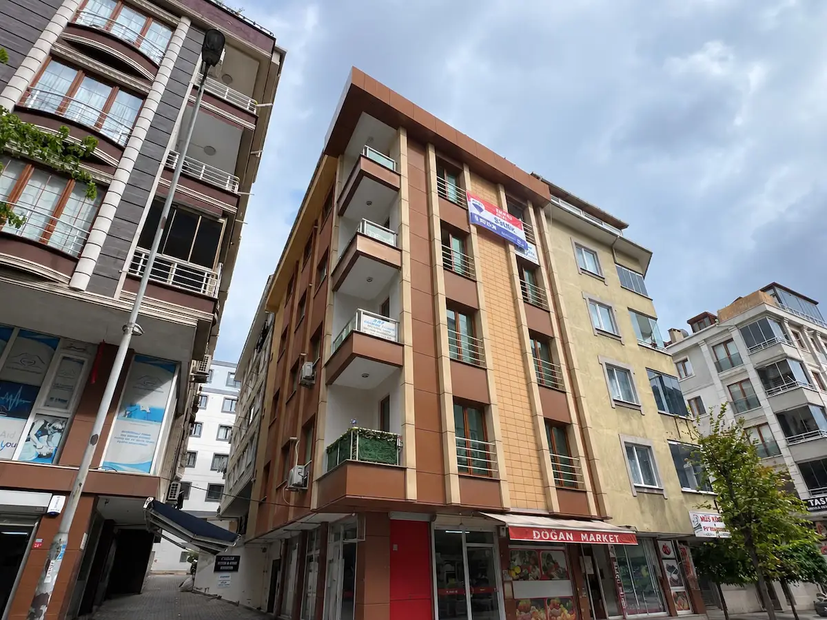 ÇOBANÇEŞME’DE METROYA 5 DK | 200 M² | 2 BAĞIMSIZ GİRİŞLİ DUBLEKS